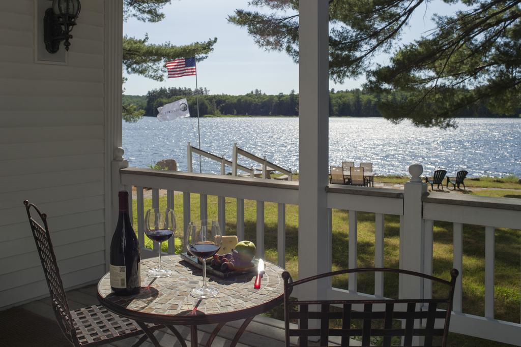 Wolf Cove Inn Poland エクステリア 写真