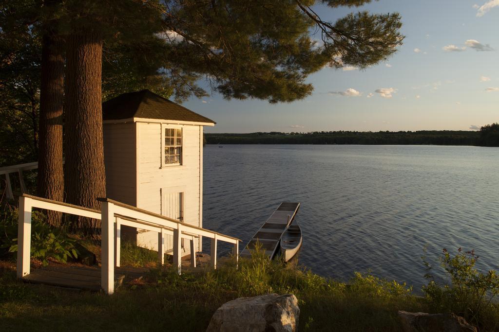 Wolf Cove Inn Poland エクステリア 写真