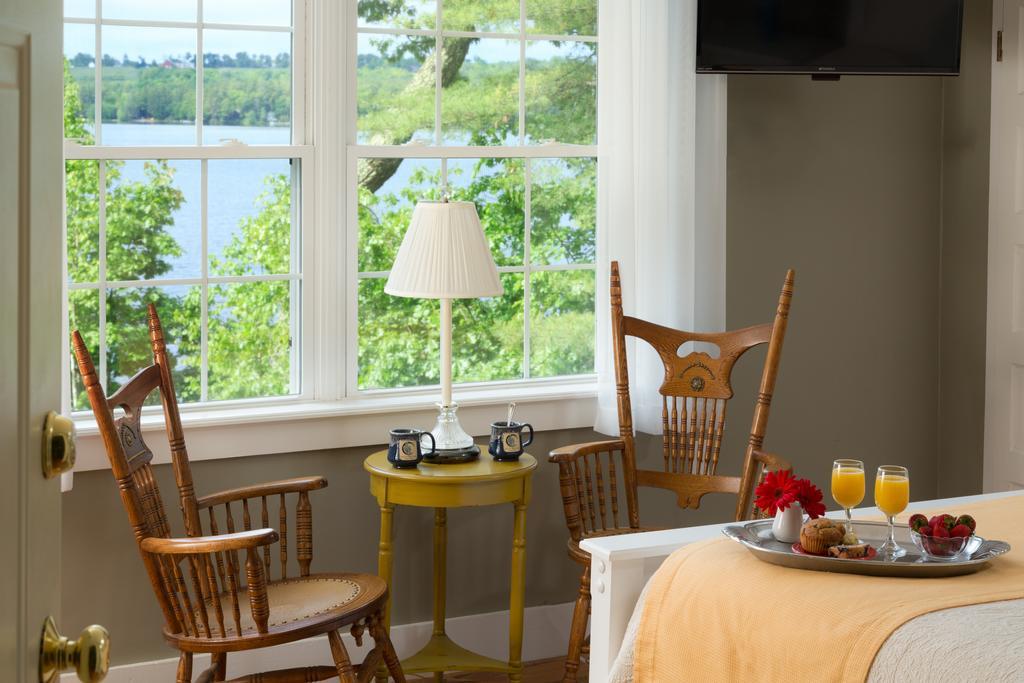 Wolf Cove Inn Poland エクステリア 写真