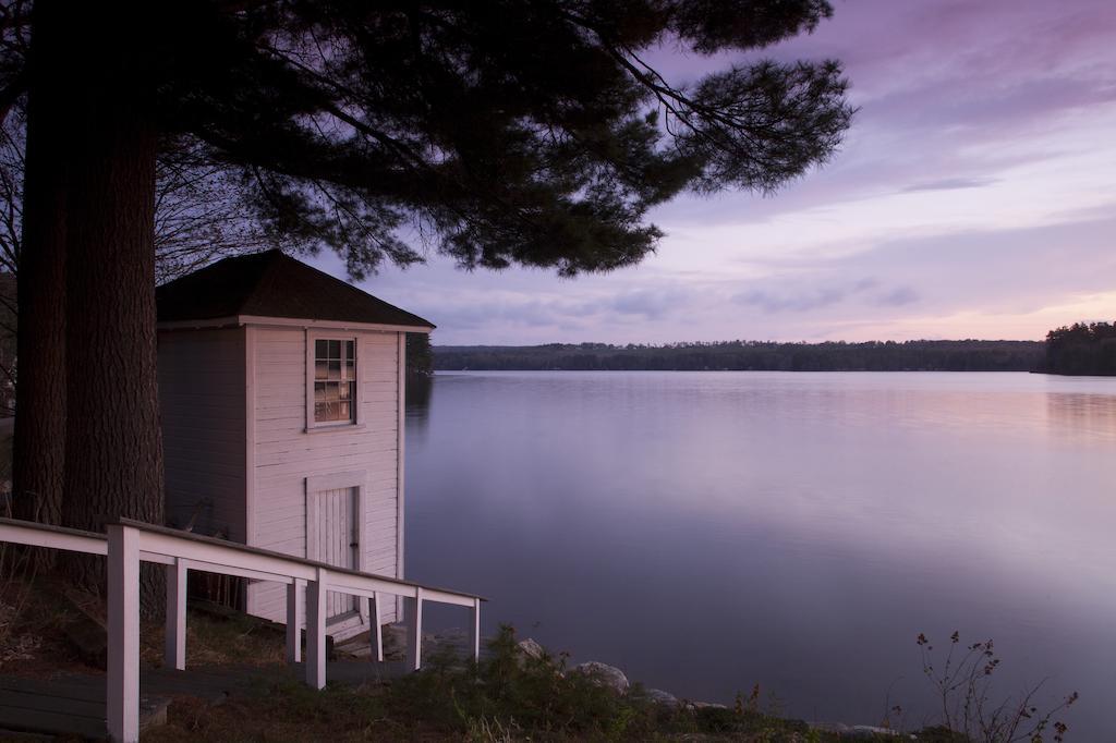 Wolf Cove Inn Poland エクステリア 写真