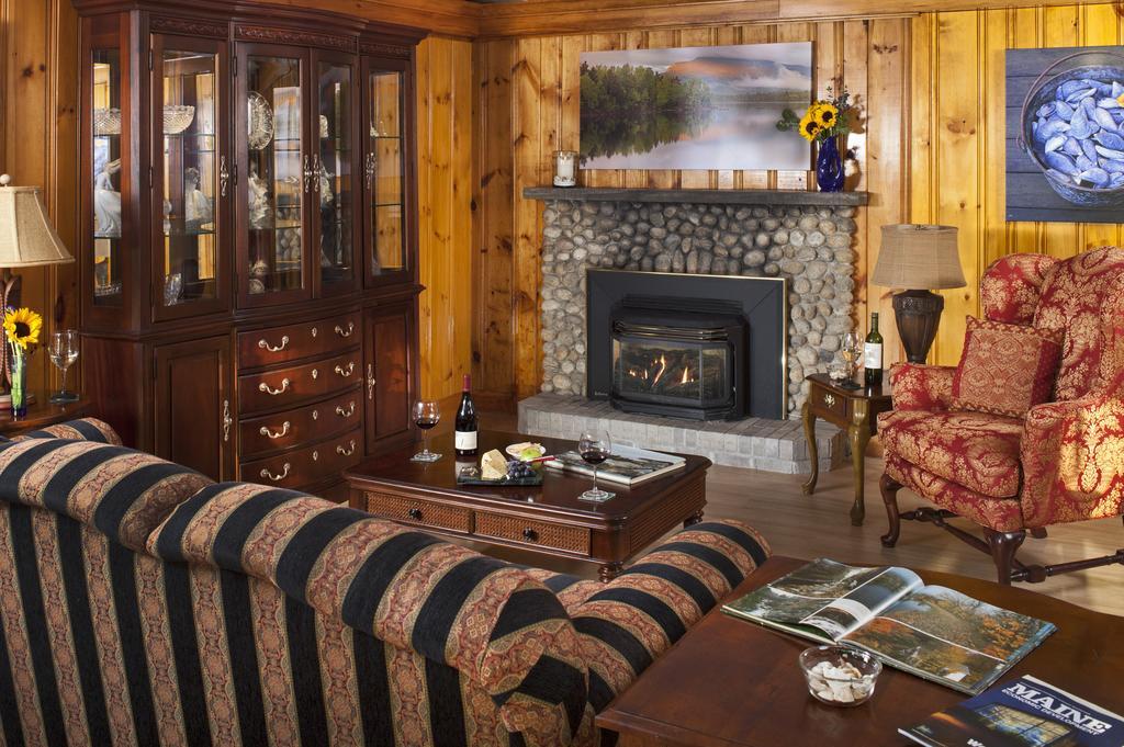 Wolf Cove Inn Poland エクステリア 写真