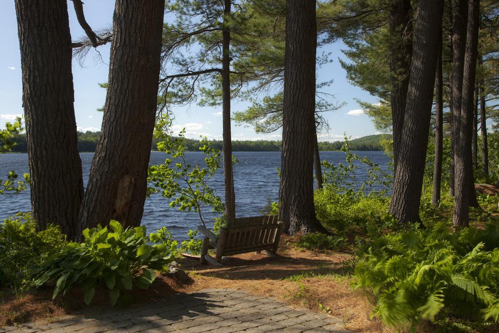 Wolf Cove Inn Poland エクステリア 写真