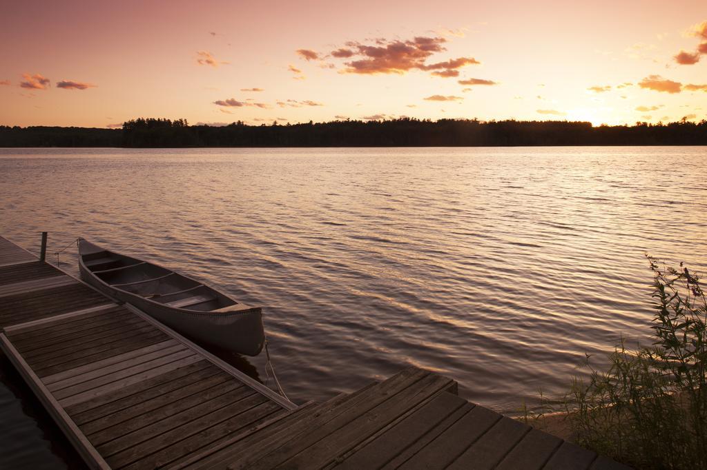 Wolf Cove Inn Poland エクステリア 写真