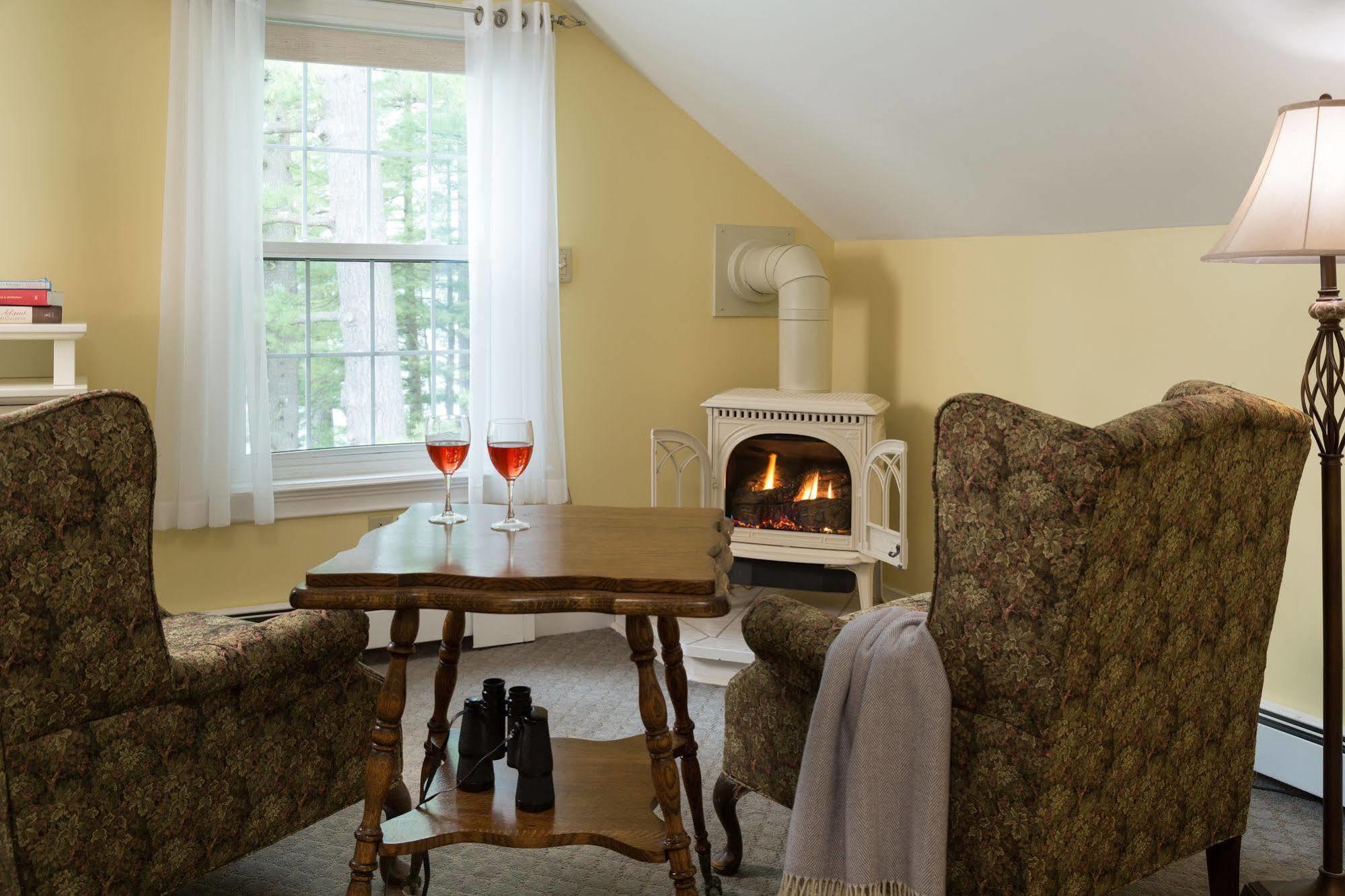 Wolf Cove Inn Poland エクステリア 写真