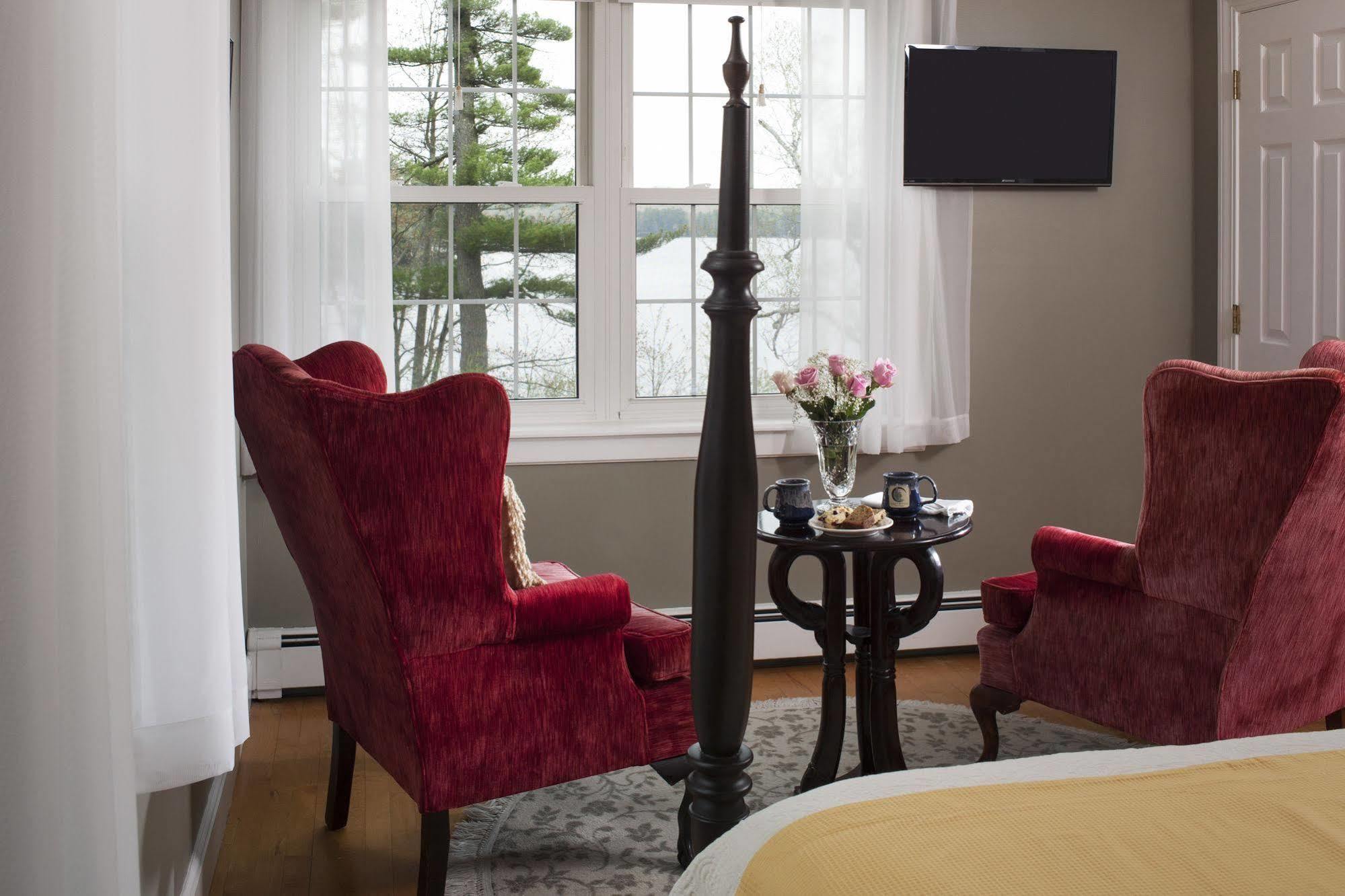 Wolf Cove Inn Poland エクステリア 写真