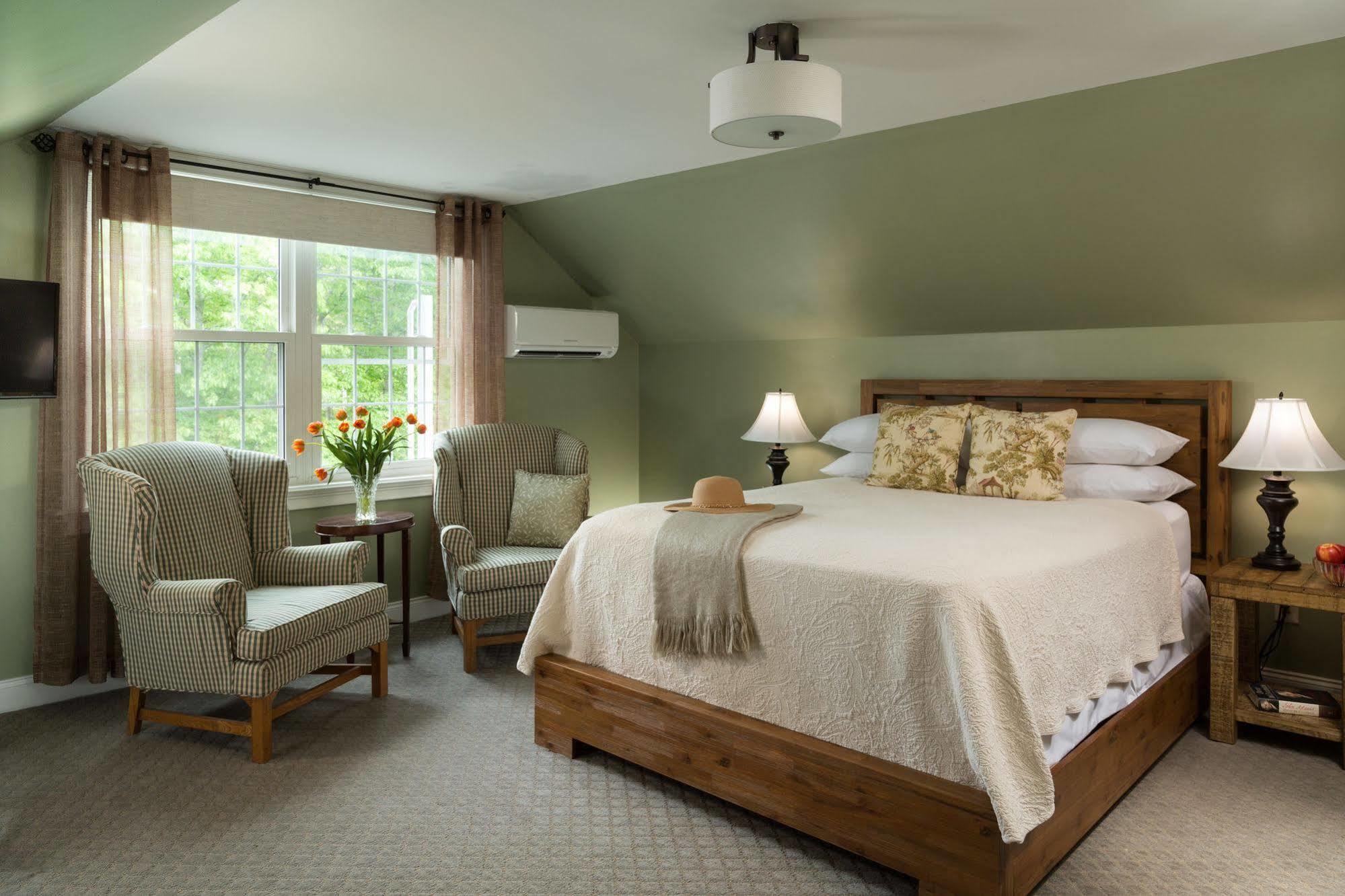 Wolf Cove Inn Poland エクステリア 写真