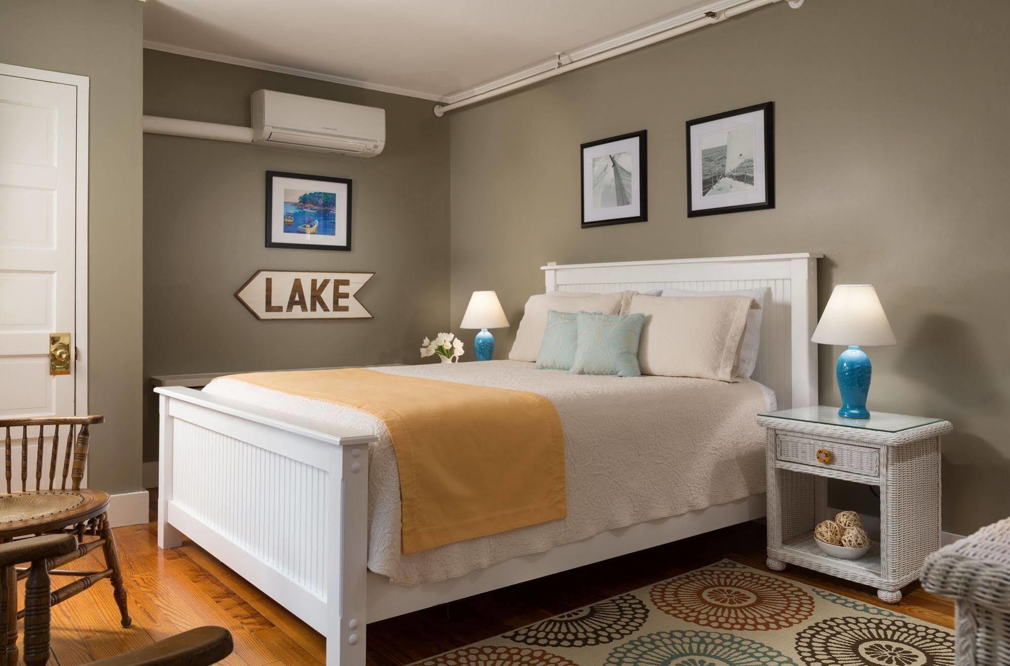 Wolf Cove Inn Poland エクステリア 写真