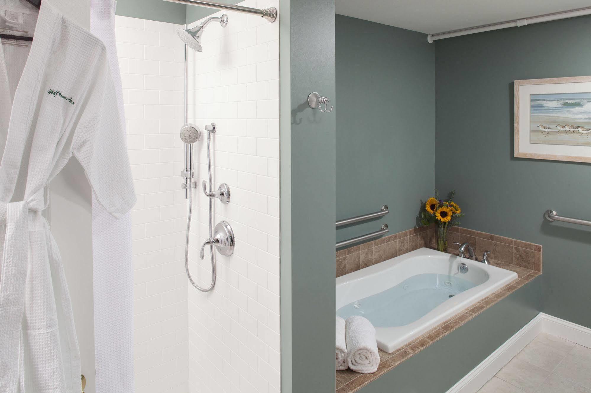 Wolf Cove Inn Poland エクステリア 写真